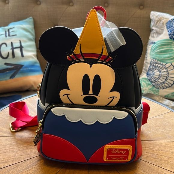 ❤️✨Minnie Lounge Fly Backpack